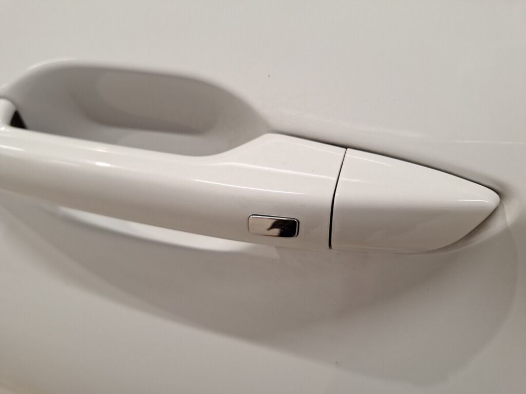 Maxus Euniq 6 2023 Valkoinen