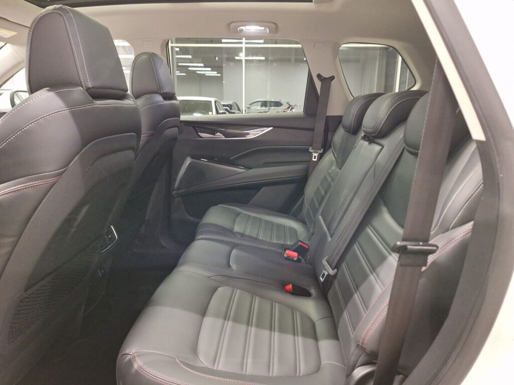 Maxus Euniq 6 2023 Valkoinen