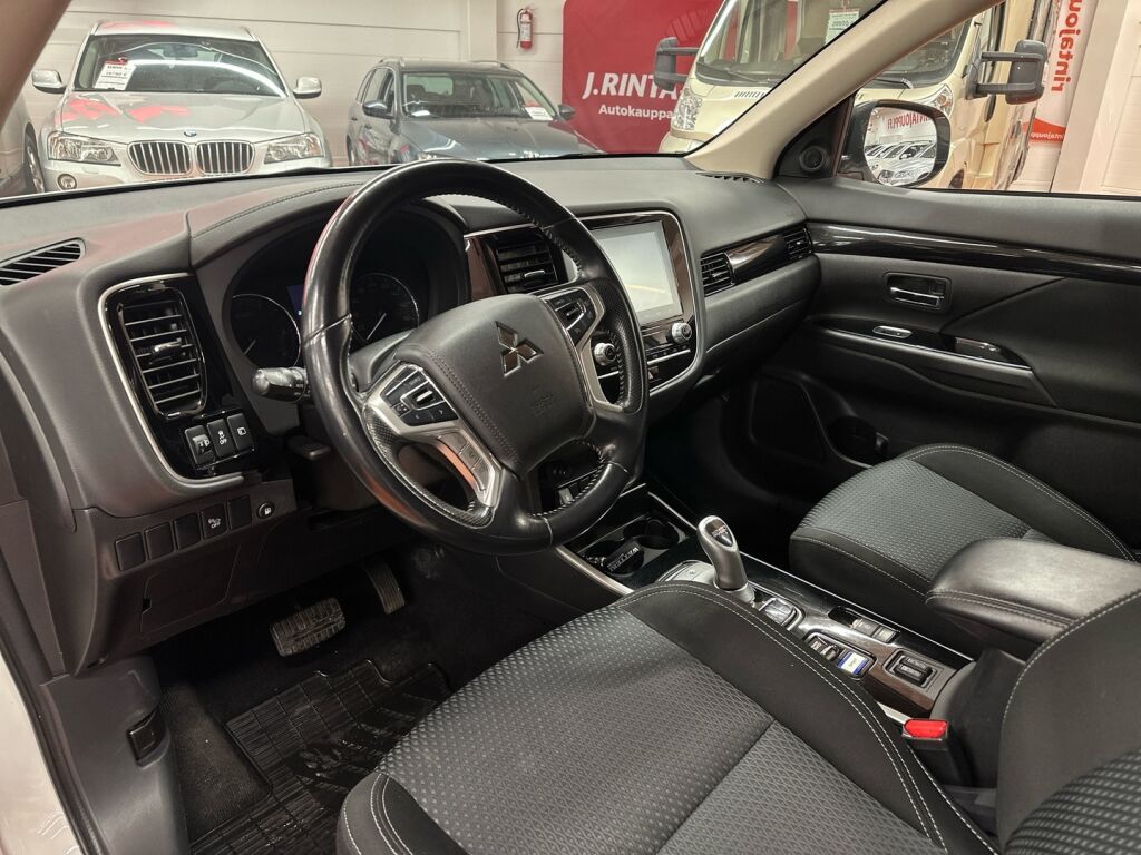 Mitsubishi Outlander PHEV 2020 Valkoinen
