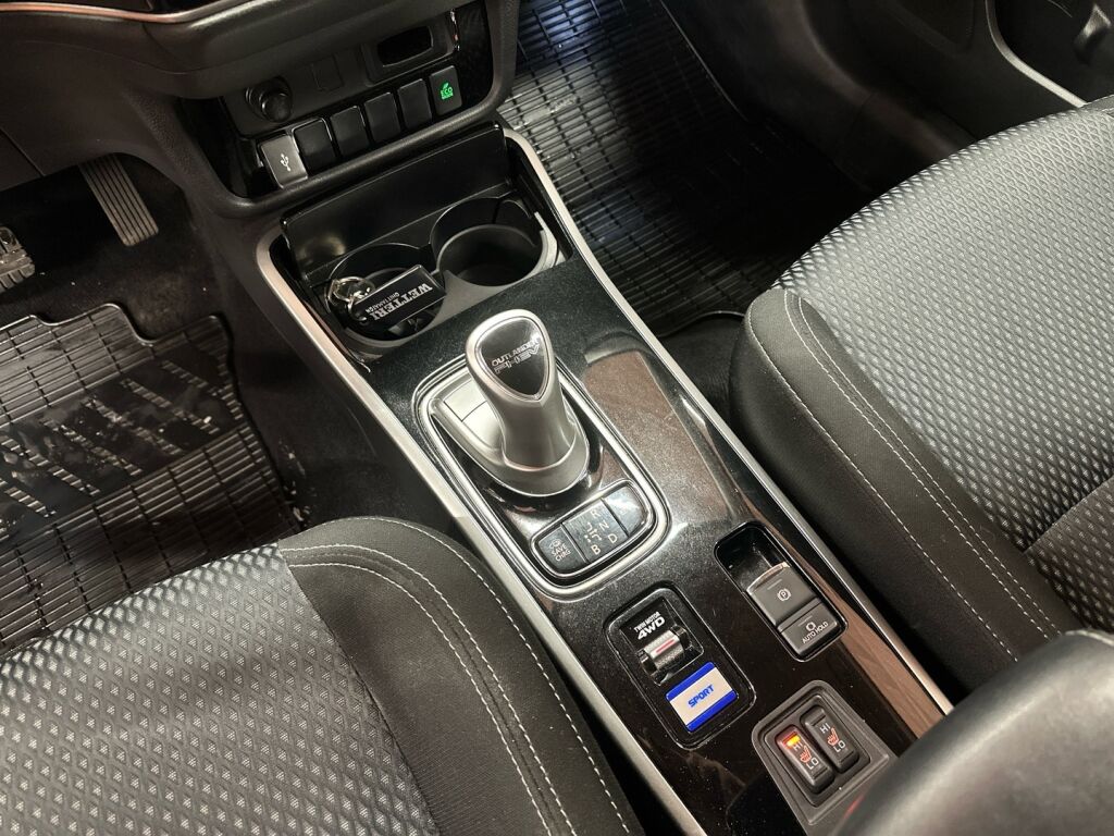 Mitsubishi Outlander PHEV 2020 Valkoinen