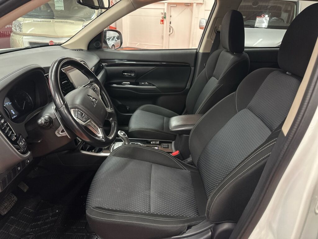 Mitsubishi Outlander PHEV 2020 Valkoinen