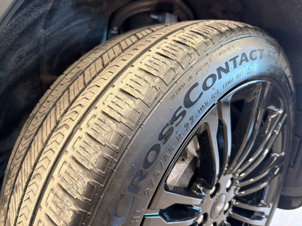 Land Rover Defender 2021 Vihreä