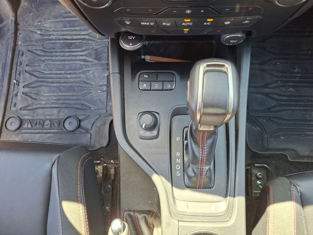 Ford Ranger 2023 Punainen