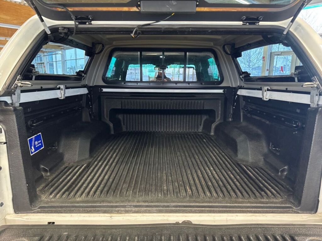 Ford Ranger 2023 Frozen white