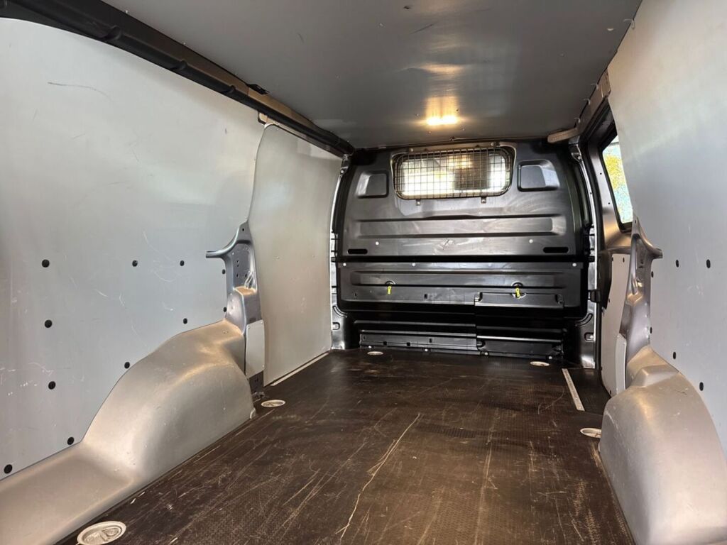 Toyota Proace 2023 Metallinhohto Hopea