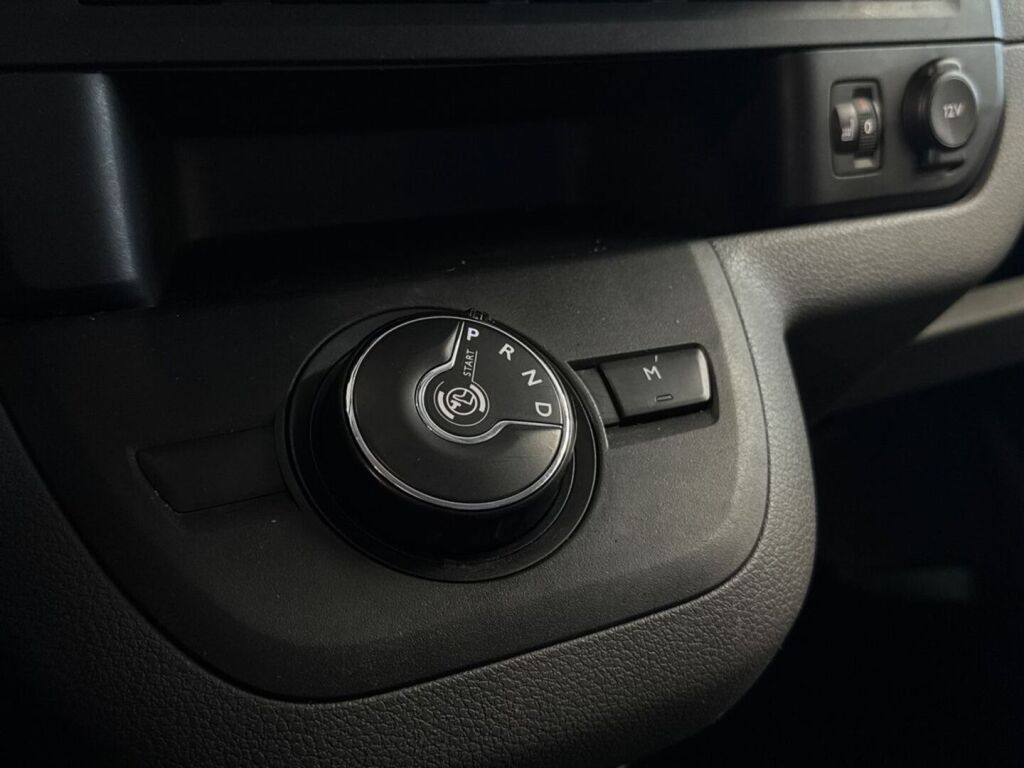 Toyota Proace 2023 Metallinhohto Hopea