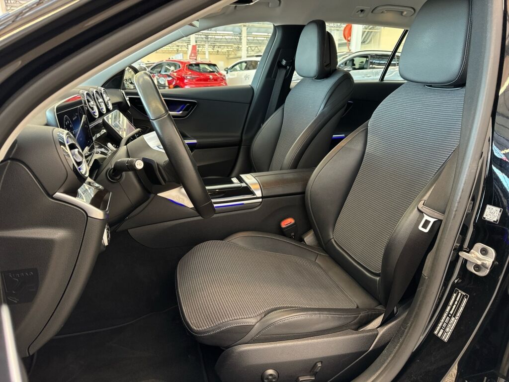 Mercedes-Benz C 2023 Musta