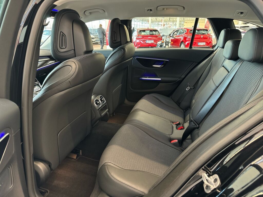 Mercedes-Benz C 2023 Musta