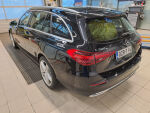 Mercedes-Benz C 2023 Musta