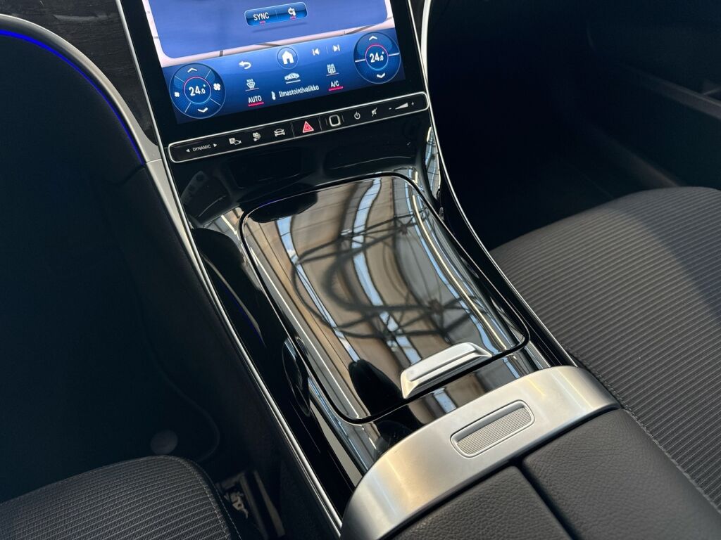 Mercedes-Benz C 2023 Musta