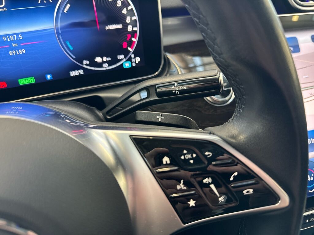 Mercedes-Benz C 2023 Musta