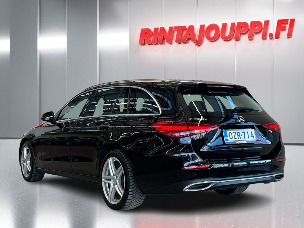 Mercedes-Benz C 2023 Musta