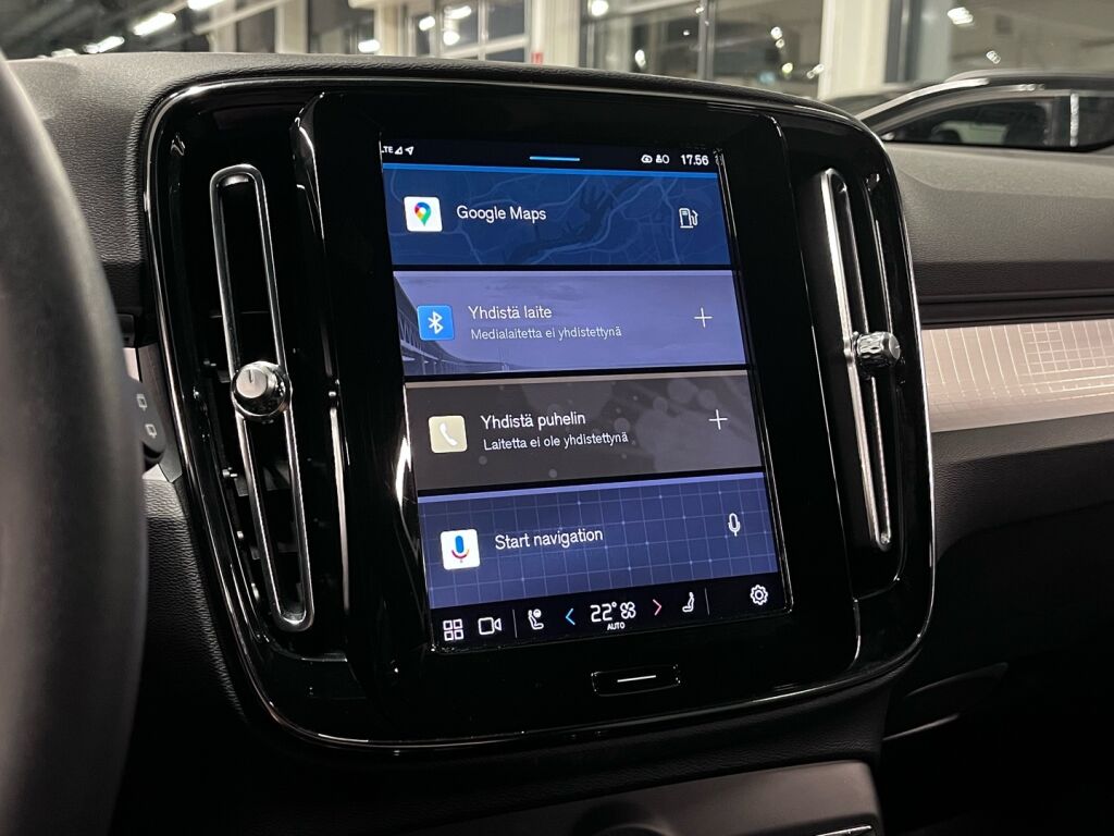 Volvo XC40 2023 Musta