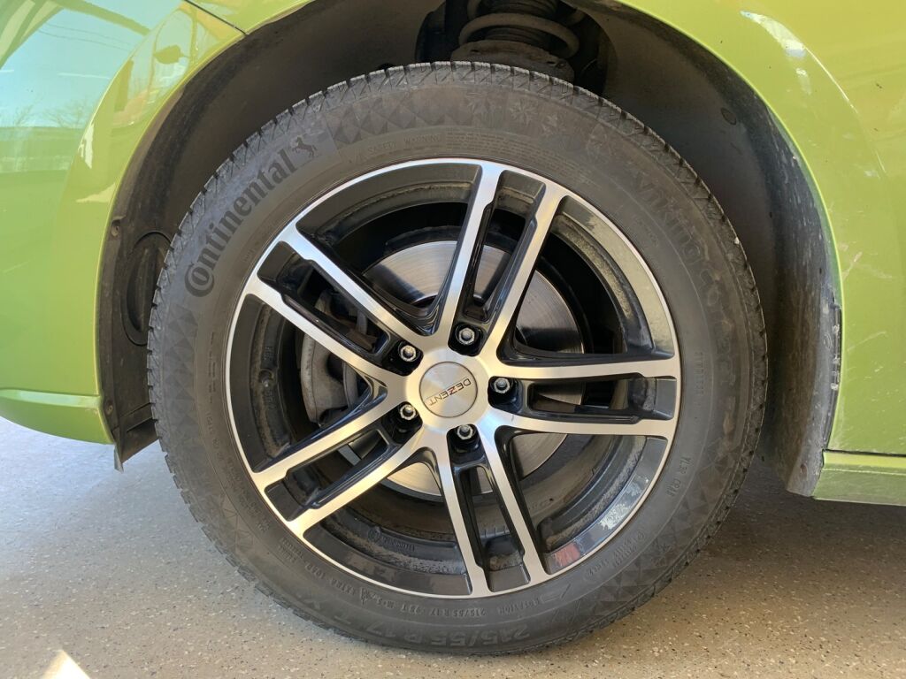 Volkswagen Caddy Maxi 2023 Vihreä