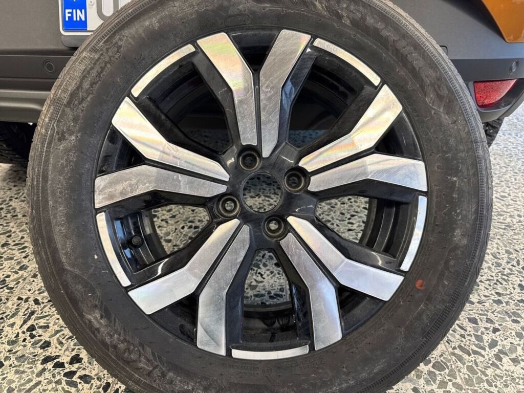 Dacia Sandero Stepway 2023 Oranssi