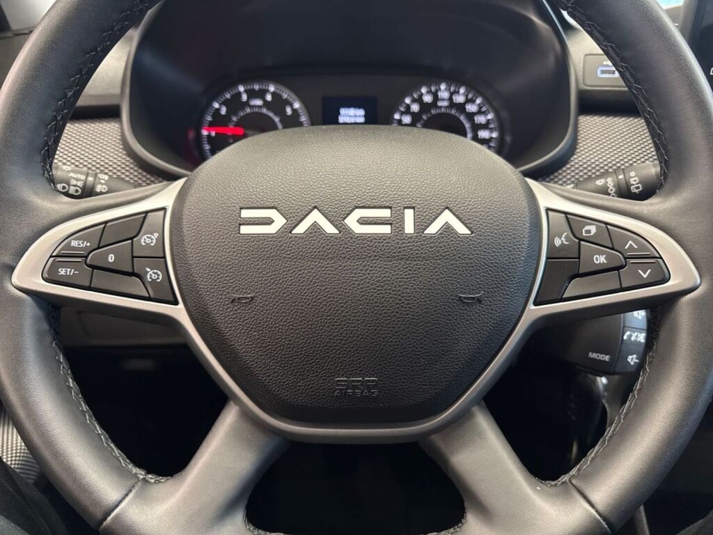 Dacia Sandero Stepway 2023 Oranssi