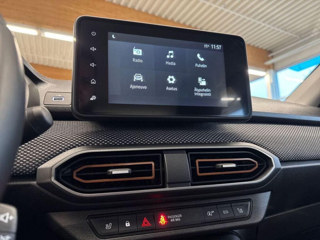 Dacia Sandero Stepway 2023 Oranssi