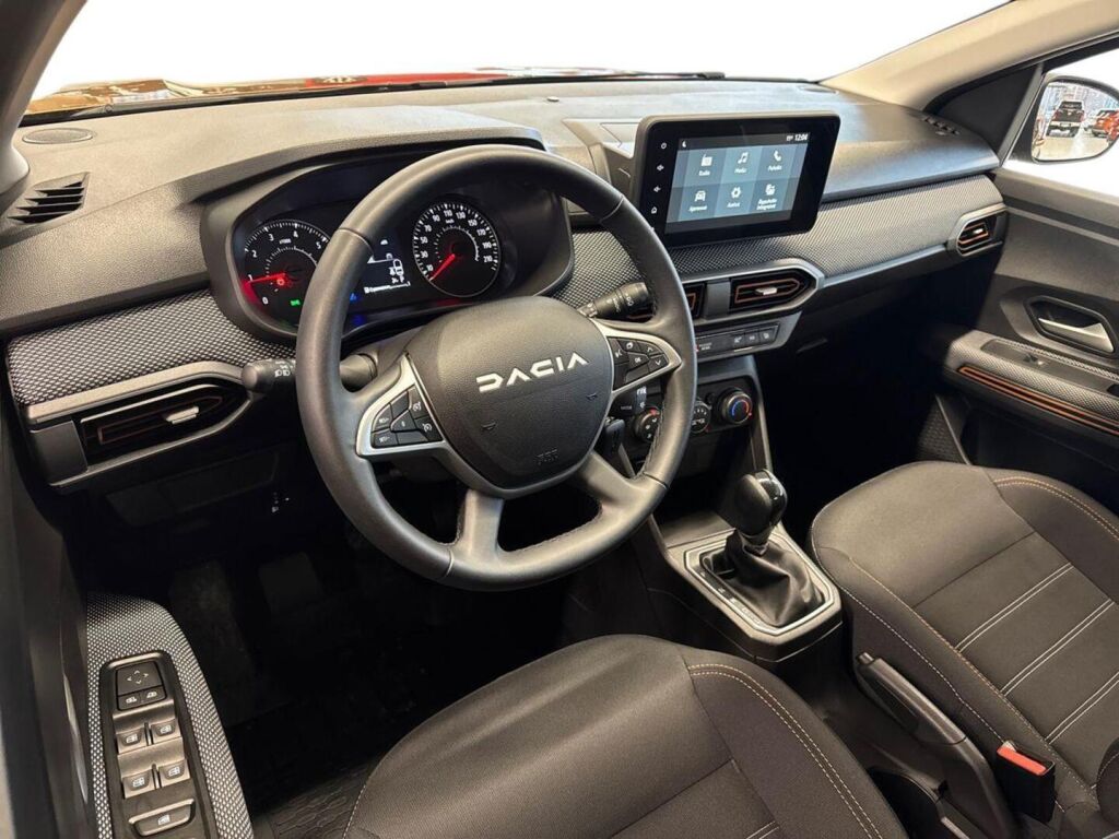 Dacia Sandero Stepway 2023 Oranssi