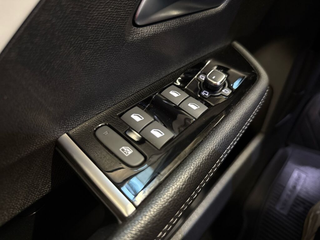 Opel Astra 2023 Keltainen