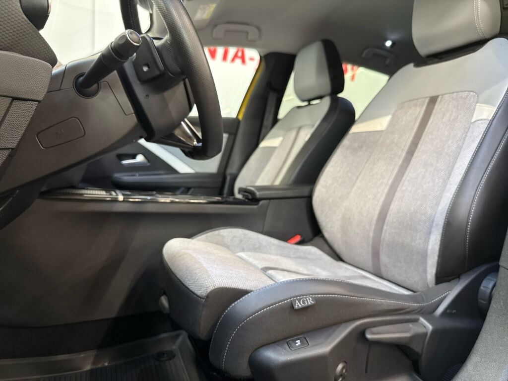 Opel Astra 2023 Keltainen