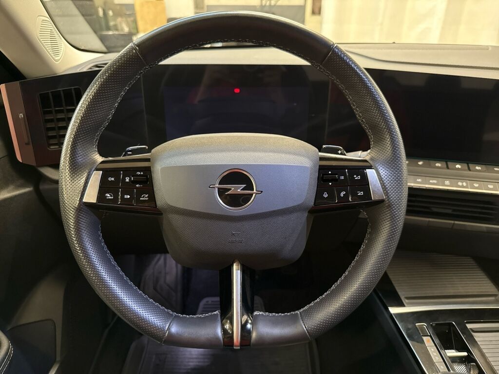 Opel Astra 2023 Keltainen