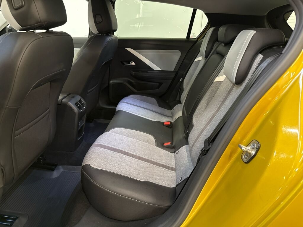 Opel Astra 2023 Keltainen