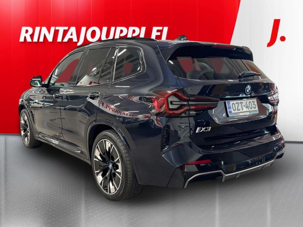 BMW iX3 2024 Musta
