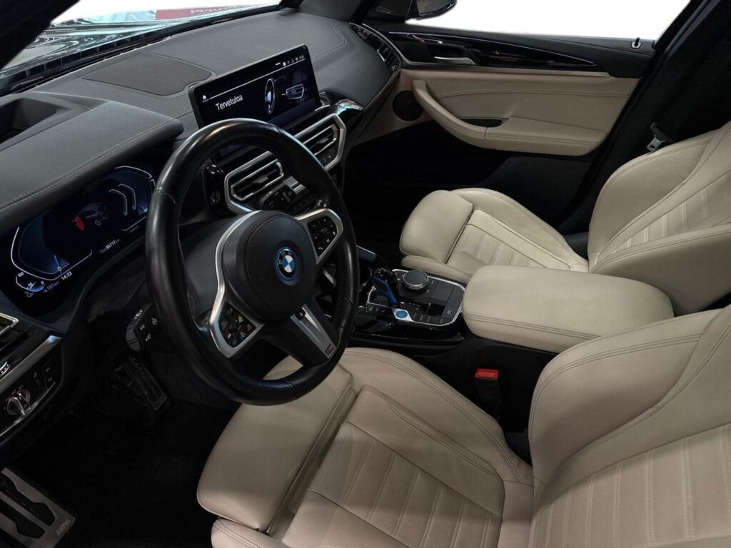 BMW iX3 2024 Musta