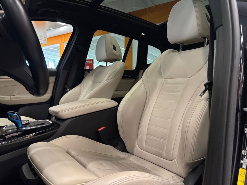 BMW iX3 2024 Musta