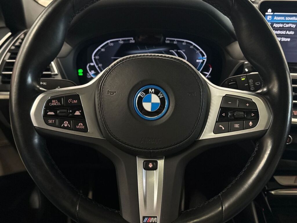 BMW iX3 2024 Musta