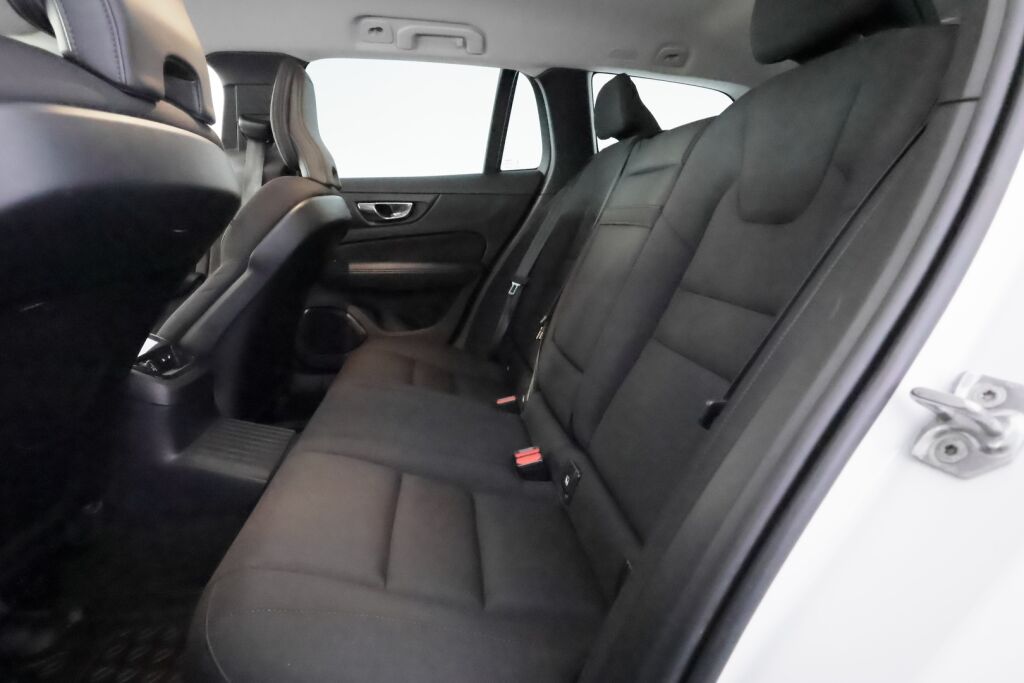 Volvo V60 2020 Valkoinen