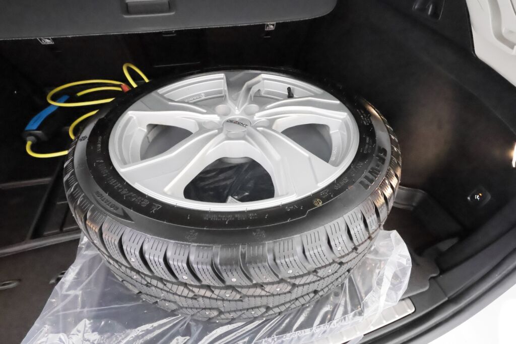 Volvo V60 2020 Valkoinen