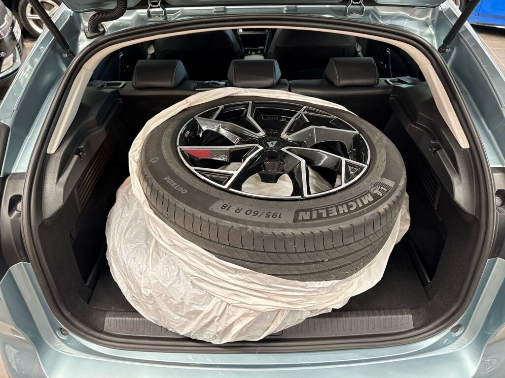 Citroen C4 2021 Sininen