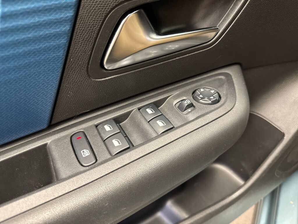 Citroen C4 2021 Sininen