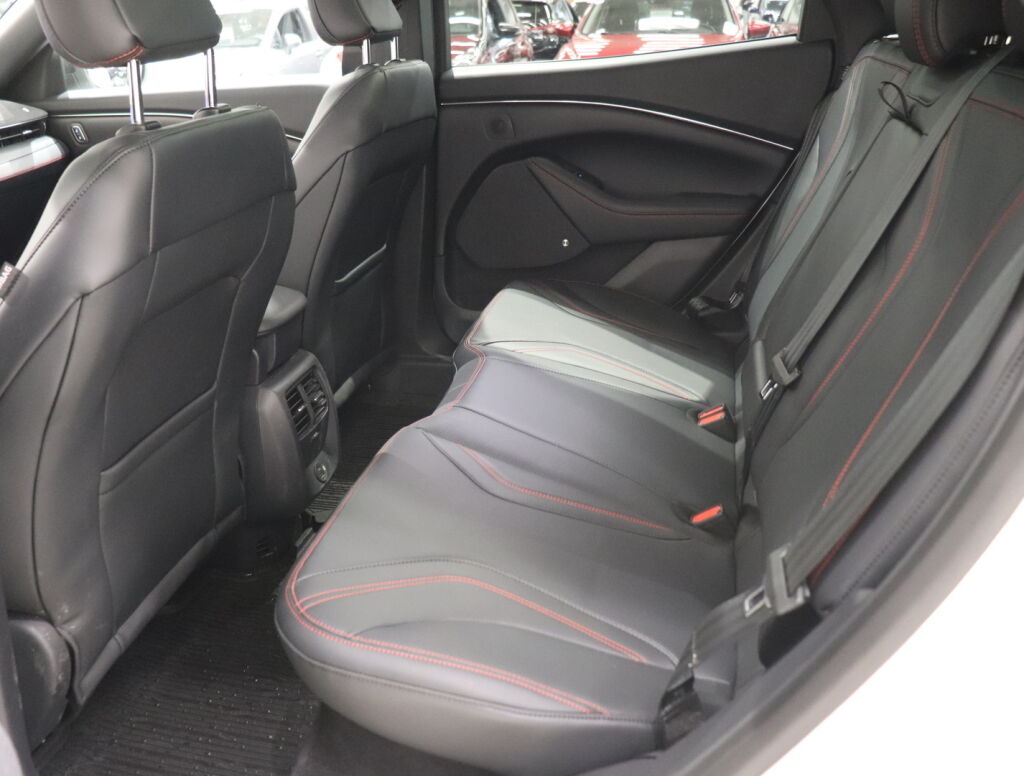 Ford Mustang Mach-E 2023 Valkoinen