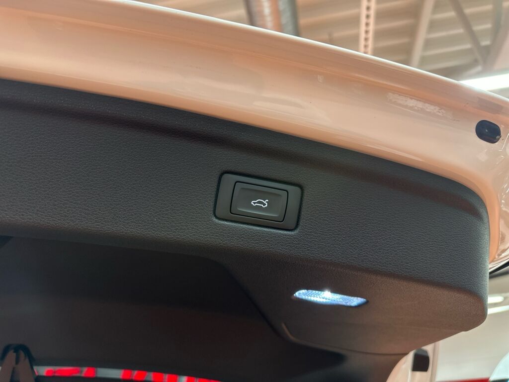 Audi A5 2023 Valkoinen