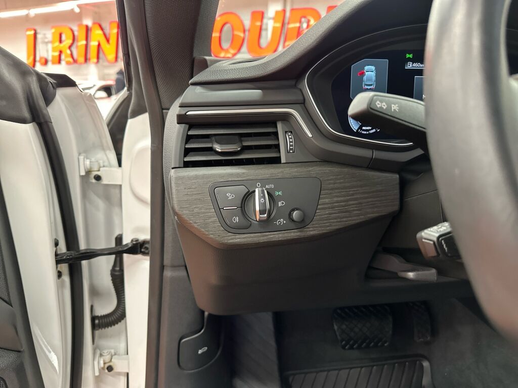 Audi A5 2023 Valkoinen