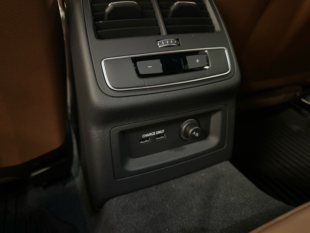 Audi A5 2023 Valkoinen