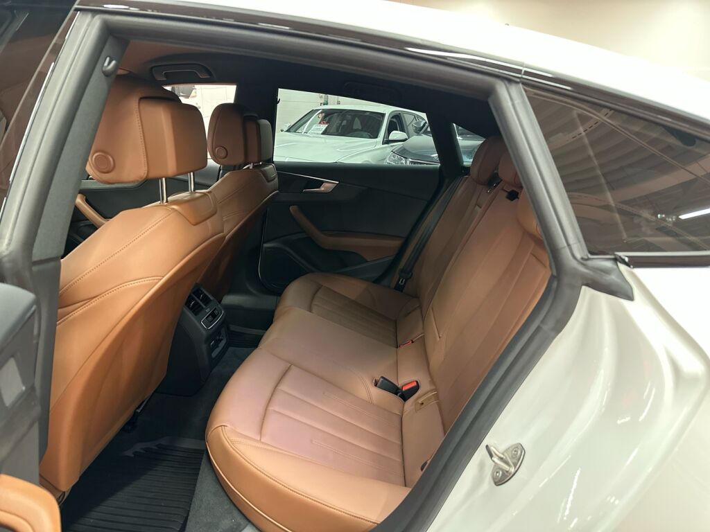 Audi A5 2023 Valkoinen