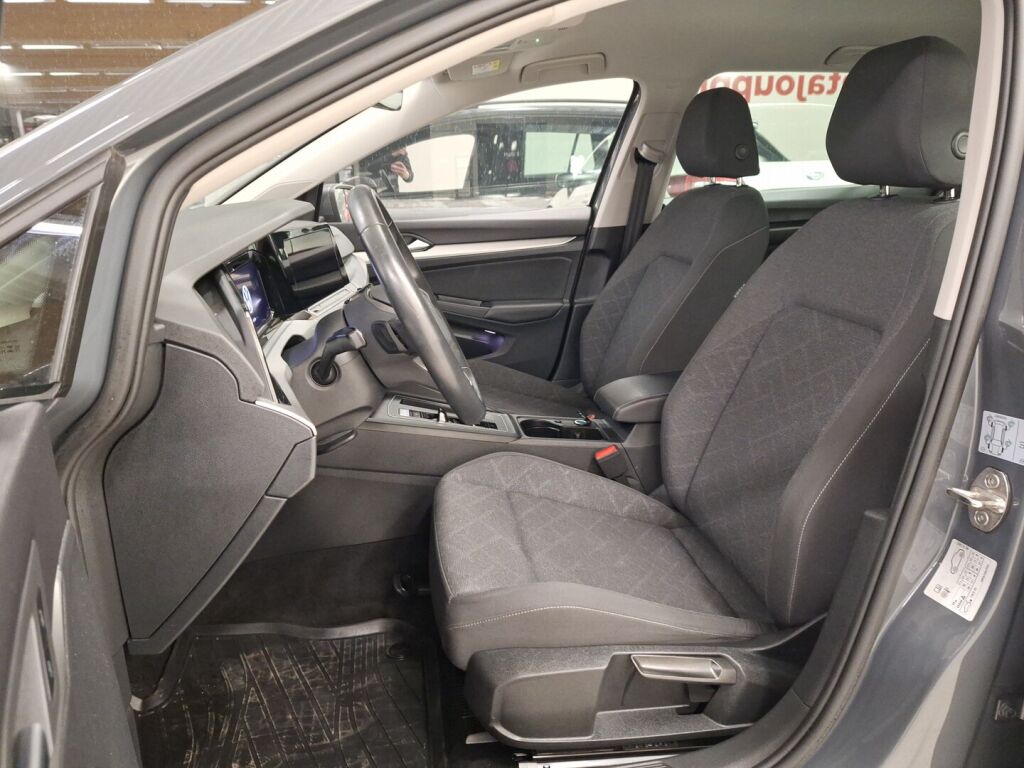 Volkswagen Golf 2023 Harmaa