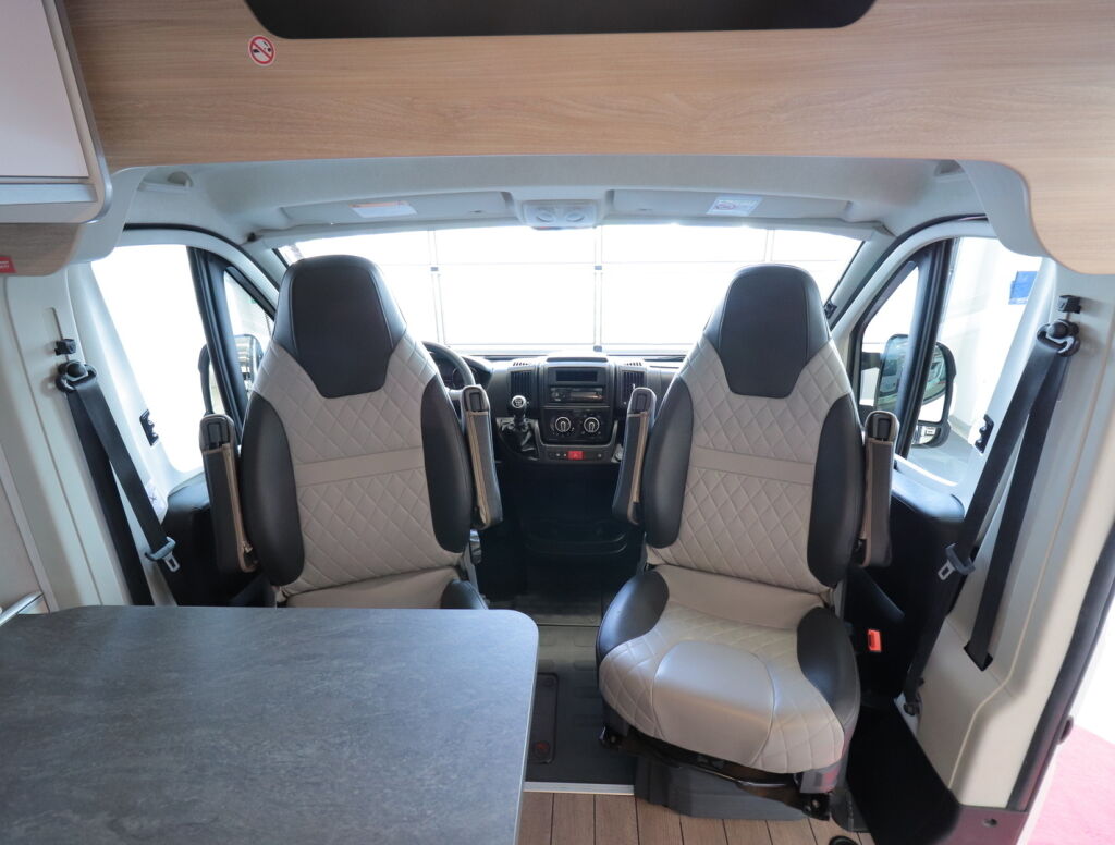 Weinsberg R47 CARABUS 600 2021 