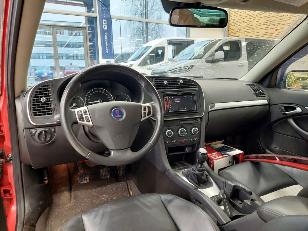 Saab 9-3 2010 Punainen