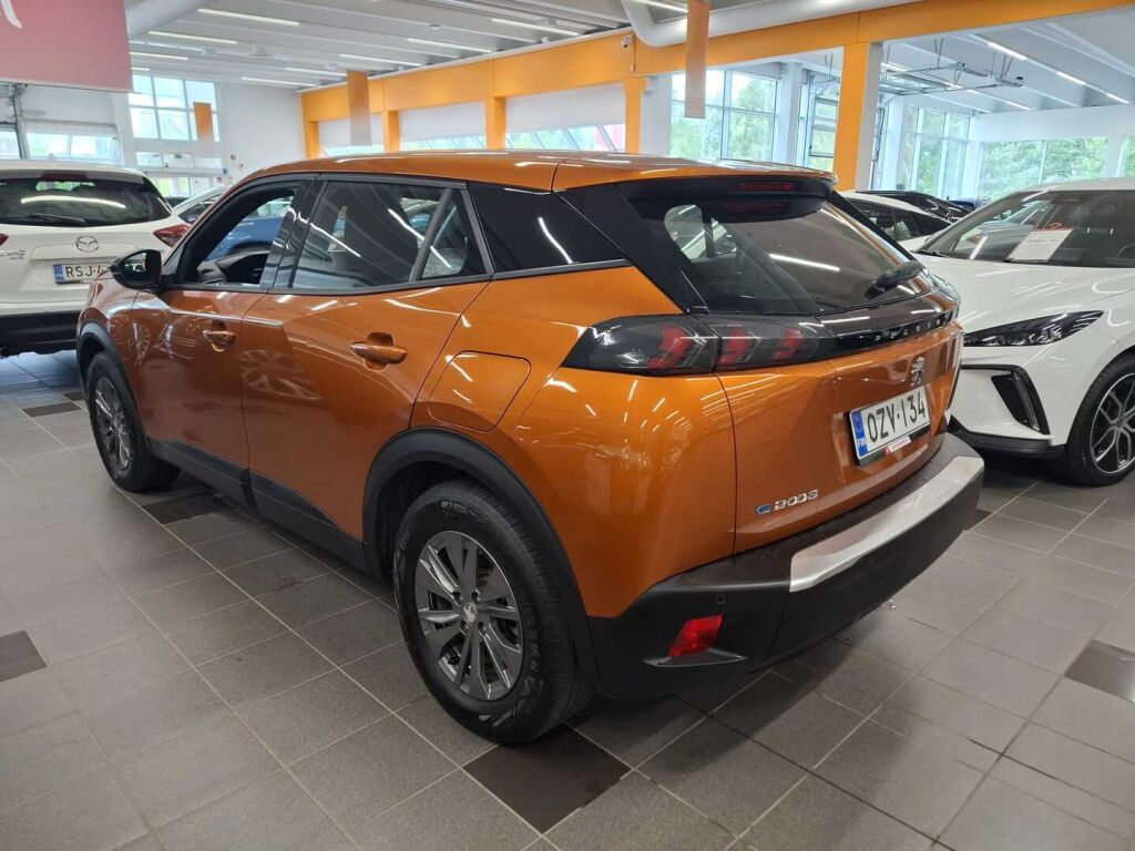 Peugeot e-2008 2023 Oranssi