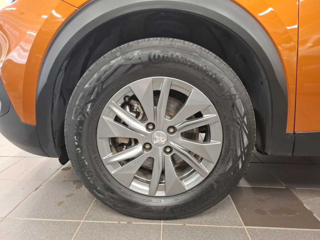 Peugeot e-2008 2023 Oranssi
