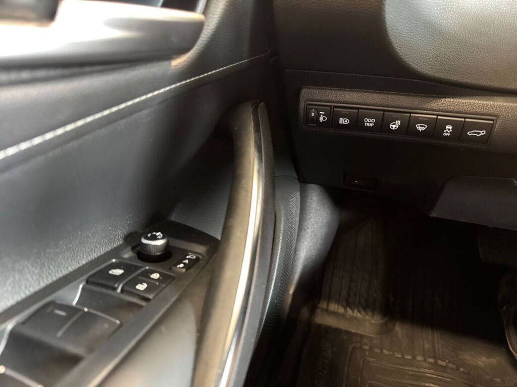 Toyota Corolla 2023 Musta