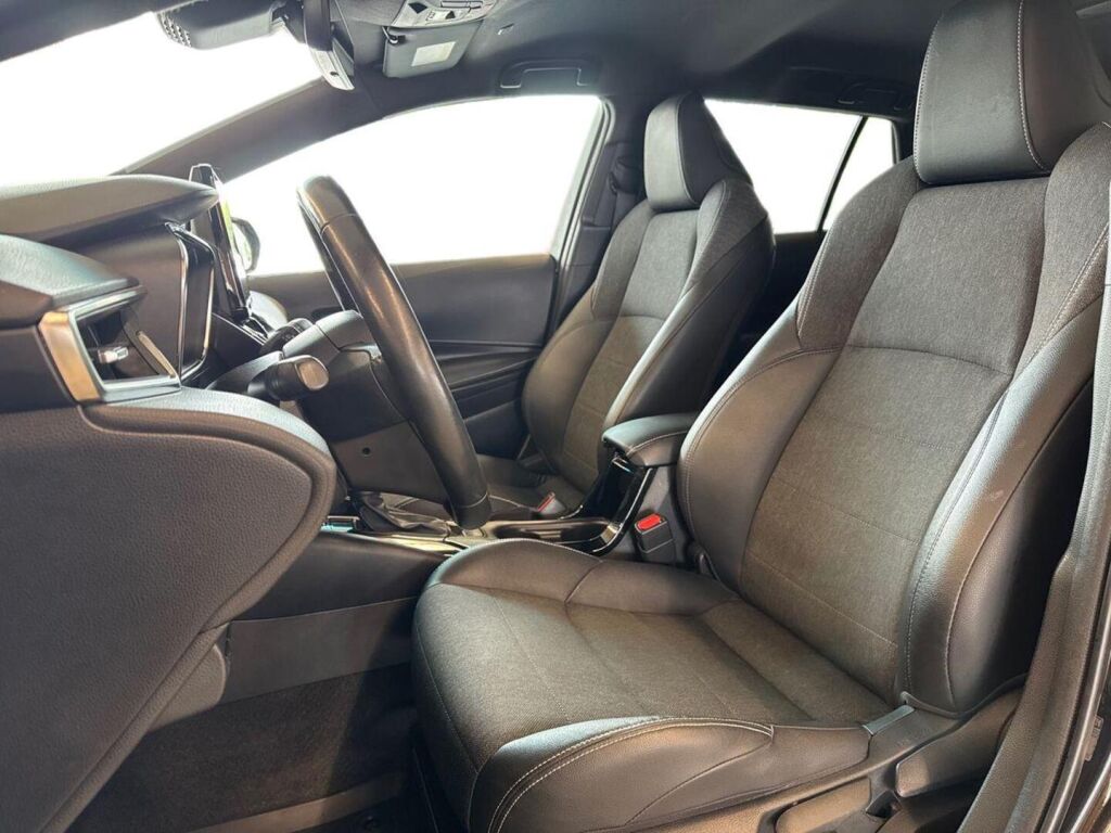 Toyota Corolla 2023 Musta