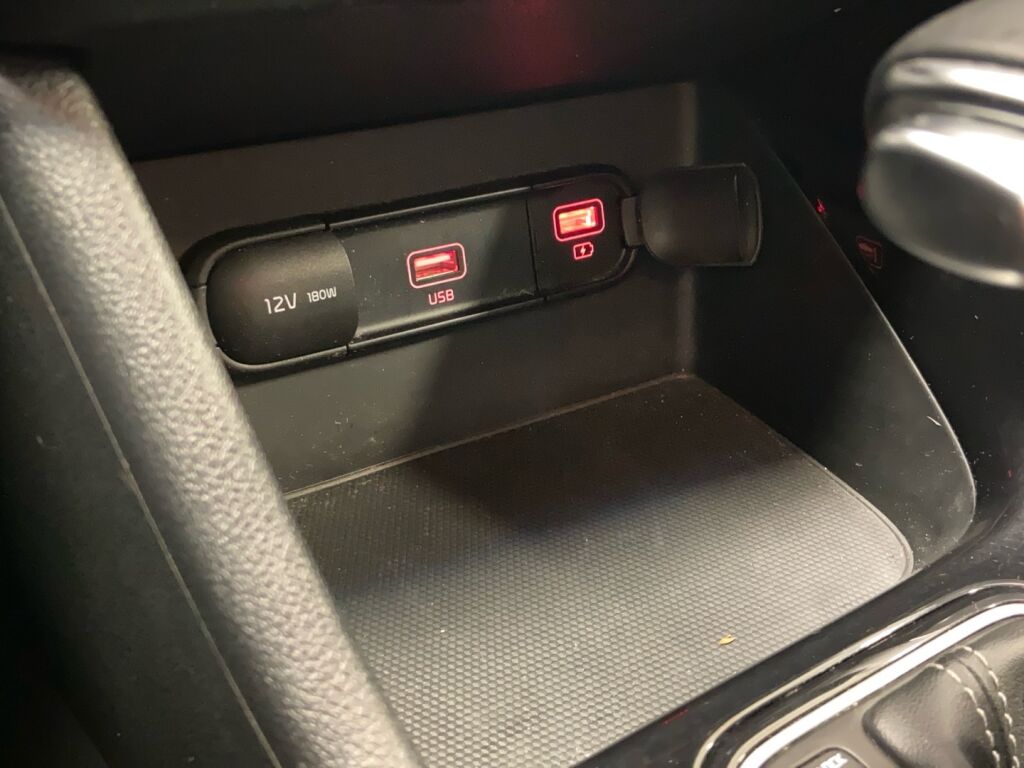 Kia NIRO 2020 Punainen