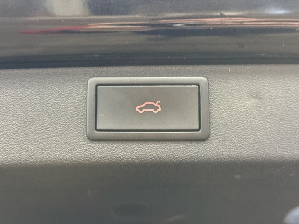 Skoda Enyaq 2023 Musta