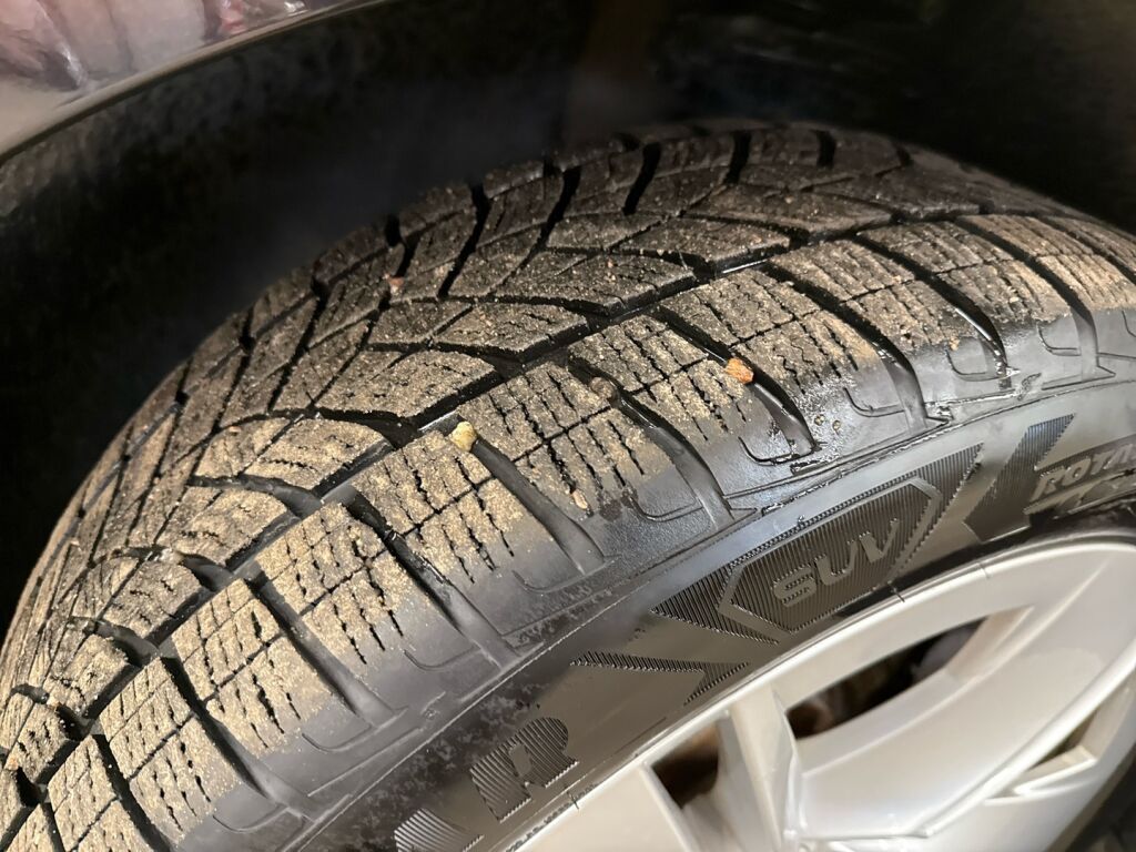 Skoda Enyaq 2023 Musta