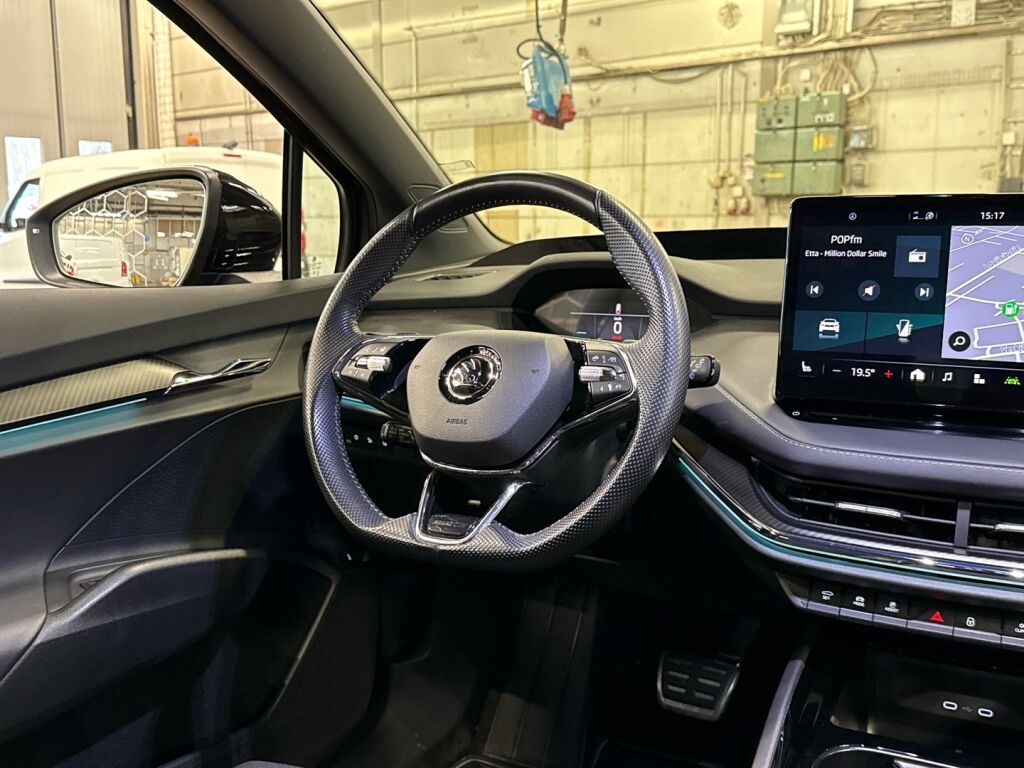 Skoda Enyaq 2023 Musta